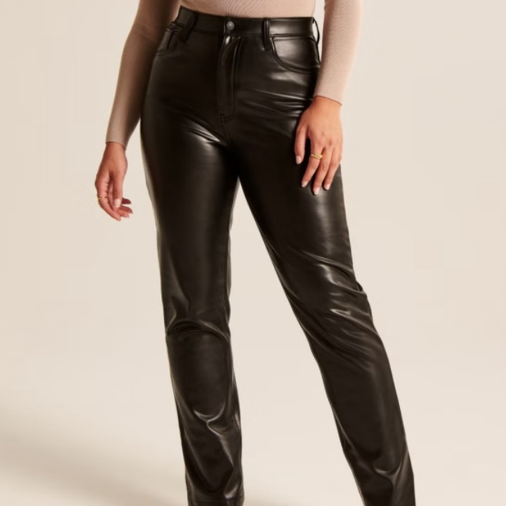 Size 31 The 90’s Straight Leather Pants Curve Love Abercrombie. 12R.